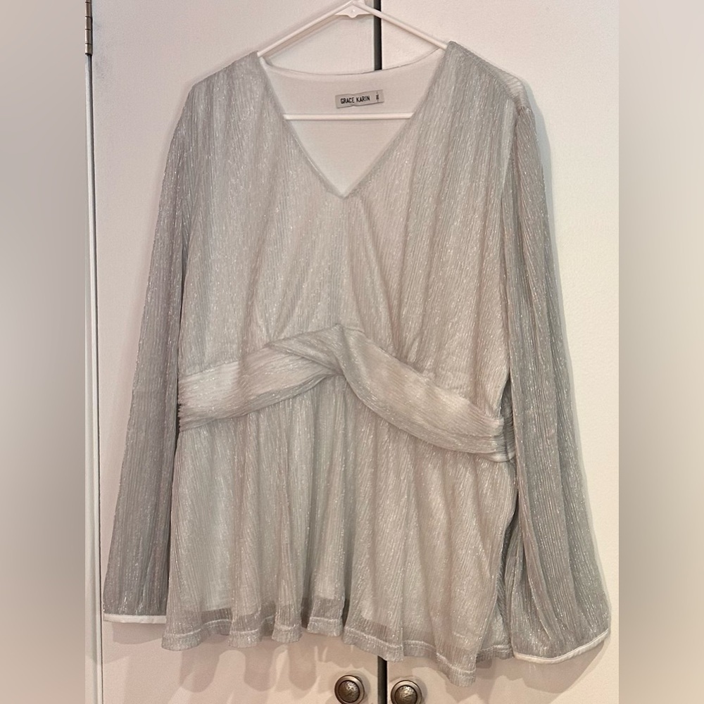 Grace Karin Long Sleeve V-Neck Silver Formal Blouse.  Size 2XL